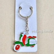 Gantungan Kunci Keychain Souvenir Italy Italia Vespa