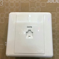 OUTLET LAN DATA CAT 6 merek Hager tipe XT9607
