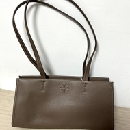 tory burch 灰咖色肩背包 E/W Satchel wild Mus 軟皮