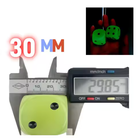 2 Pcs/Set 30mm Big Size Dice Set Luminous Giant Dice Glow In The Dark D6 Dice D6 Maths Dice For Fami