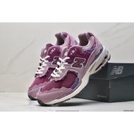 Item retro New Balance 2002R