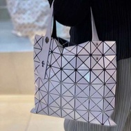 100% Original Issey Miyake BAO BAO bag with Anti-fake mark Reflective color 6✖️6 single shoulder tote bag