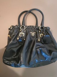 Prada 手袋