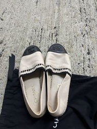Chanel 經典雙色平底鞋