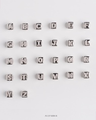 Julys - silver cube alphabet charms ราคาต่อชิ้น