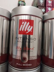 $120／2樽，illy Intenso 深焙研磨咖啡粉，以下是其主要特點： 
口感風味：屬於深焙咖啡（Bold Roast），口感濃郁飽滿，帶有可可及乾果的香氣，尾韻豐富。 
產品規格：採用100%