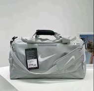 Nike 運動健身包大容量短途出差旅行包多用途