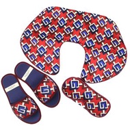 全新GUCCI幾何G字印花旅行套裝（100%真絲，三件組：眼罩、氣枕和拖鞋），RED和海軍藍配色，M碼，帶包裝盒和防塵袋，意大利製造