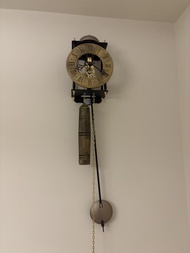 古董掛鐘，金色羅馬數字