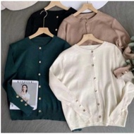 SUETERKU INARA KNIT CARDI PREMIUM BASIC KNIT/ GOLD BUTTON CARDIGAN Wanita