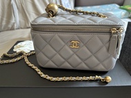 Chanel 灰色金球 vanity box