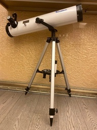 天文望遠鏡（已成裝飾，不能正常使用）