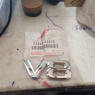 V8 Land Cruiser Symbol Logo Emblem