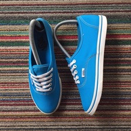 Vans, Authentic Lo Pro in Blue