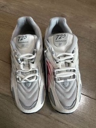 New Balance 725波鞋