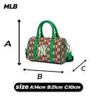 【ซื้อ 2 แถม 1】MLB ใหม่กระเป๋าบอสตันแฟชั่นพิมพ์กระเป๋าสะพายข้างผู้หญิงกระเป๋าสะพายสวยหรู