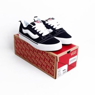 Sepatu Sneakers Pria Terbaru Kekinian Hitam Putih dengan Logo Vans