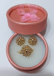 10k gold jewelry set with balls design
