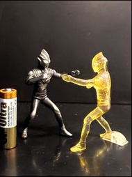 鹹蛋超人 奥特曼 ULTRAMAN 超人迪加系列：黄金色透明版迪加及黑暗迪加