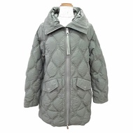全新 △CANADA GOOSE2279WT Alessia 羽絨服，鼠尾草綠，附logo貼片，連帽，雙針絎縫羽絨服，XS碼，加拿大製造，正品，女款。