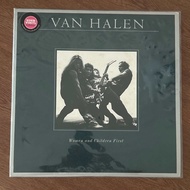 แผ่นเสียง vinyl (LP) VAN HALEN  ชุด Women and Children First (ปก/แผ่น  NM/NM)