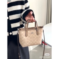 C0ach Home Coach Shopping Bag Classic Presbyopic Canvas Gold Capacity Everyday Just Right One Should