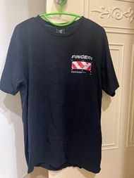 I.T. Fingercroxx 黑色off white 風格 封鎖線 經緯度短袖T