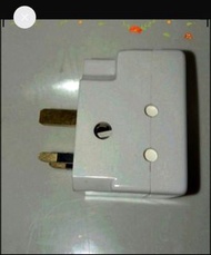 2件@ 直腳轉圓腳 CLIPSAL 13amp 保險絲  3直腳 插蘇 fused socket 轉換器 轉接器 插蘇 插頭 全新 未用過