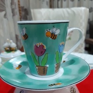 Espresso Coffee Cup Bee Picture