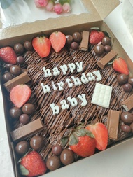 Brownies Ulang Tahun Choco Berry Kitkat - Birthday Brownies Hampers