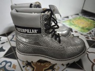 全新CAT Caterpillar 銀色皮革短靴Boots (原價1499)