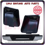 Isuzu Dmax Old RA RC Rear Bumper License Lamp *Original* (2005-2012)