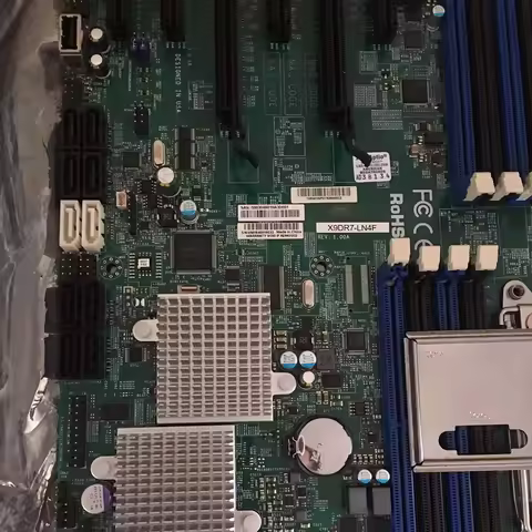 Server Motherboard E5-2600 Family LGA2011 ECC DDR3 X9DR7-LN4F