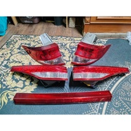 Lampu belakang merah tanduk Estima Acr50.