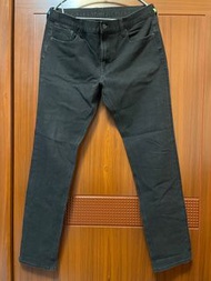 GU 黑色彈性布料長褲 牛仔褲 工作褲 西裝褲 休閒褲 窄褲 彈性布料 舒適