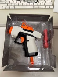 玩具槍 Nerf 加兩發子彈，如圖片