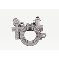 589028403 HUSQVARNA 572XP OIL PUMP ASSY ORIGINAL