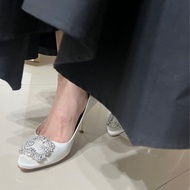 Manolo Blahnik 白色鑽釦高跟鞋