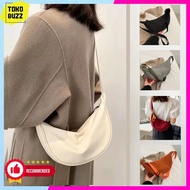 Tas Selempang Wanita Ala UNIQLO Half Moon Bag/Slingbag