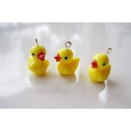 Charm yellow duck height 15mm