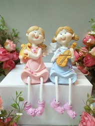 Vimata Vintage ตุ๊กตาเรซิ่นนางฟ้านั่งห้อยขา little angle เล่นดนตรี
