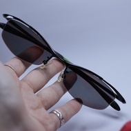 [ Lenses ≈ 1-2 degrees - SEE DESCRIPTION CAREFULLY - Avoid returns] Japanese i-athlete 2Hand sunglas