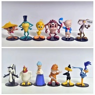 Tweety / Taz / Yosemite Sam / Porky Pig / Wile Coyote / Pepe Le Pew / Foghorn Leghorn / Granny / Elm