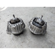 BMW E90 e92 335i engine mounting pair original