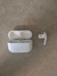 Airpods pro 2 充電盒 +右耳 lighting版