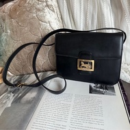 思琳 中古 馬車金扣 box 包 馬車扣黑色肩背包 空姐包 黑色皮革 側背包 斜背包 包包 中古包 vintage celine bag