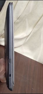ASUS華碩 X507UB-0381C8250U i5-8250u 4G/1TB 2G獨顯 15.6吋筆電 筆記型電腦 原本測試可開機螢幕無破畫面正常 狀況: 現在充電槽插電源無反應 開機鎖