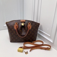 9成新 LV路易威登 芯片款老花餃子包