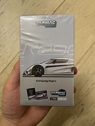 Tarmac Koenigsegg Regera with trading card