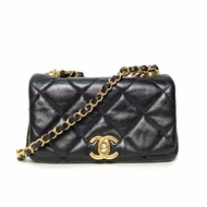 CHANEL 22A口蓋風琴包黑色羊皮晶片開金扣琺瑯粗鏈條手柄肩背包